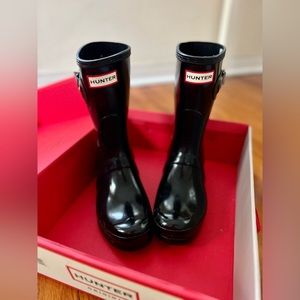Hunter rubber rain boot